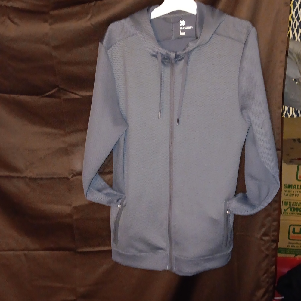 New with out tags all in motion zip up